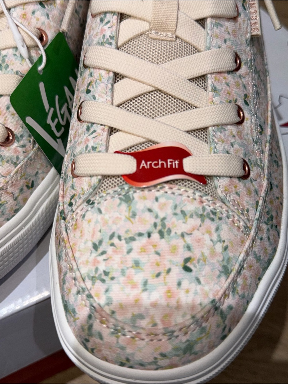 Brand New Skechers Arch Fit Lace-Up Sneakers Cream Floral Print Size 11 - Picture 2 of 8
